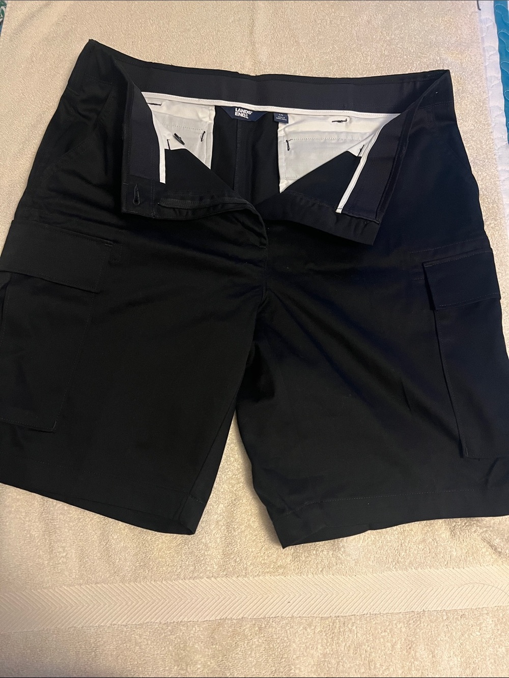 Lands' End Black Women's Cargo Shorts with Side Pockets
